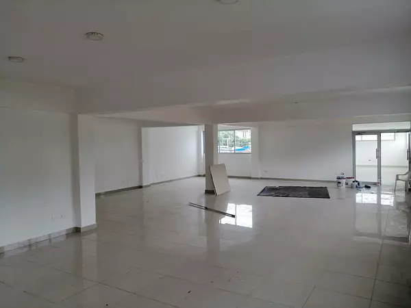oficinas y locales comerciales - 🔵Alquilo Local 325 mts  para oficina o negocio 2do piso arroyo hondo viejo  6