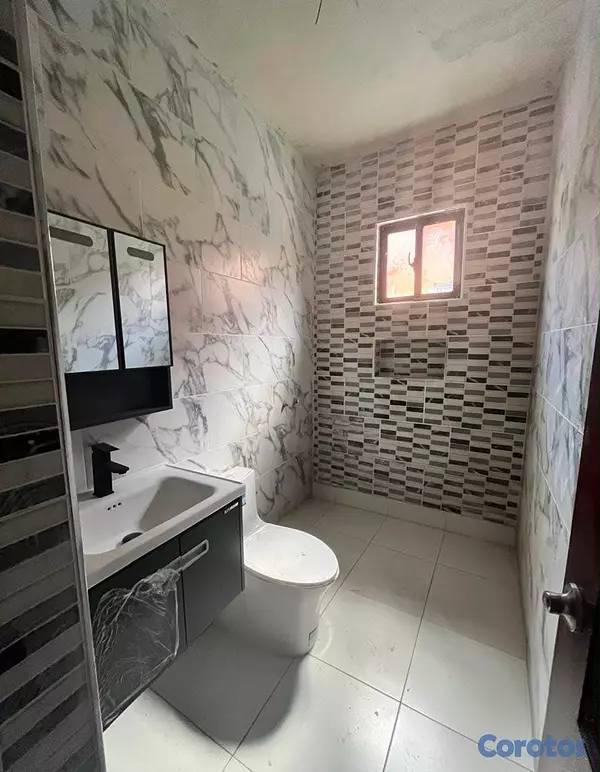 casas - venta de casa en la autopista de san isidro prado oriental Santo Domingo este  7