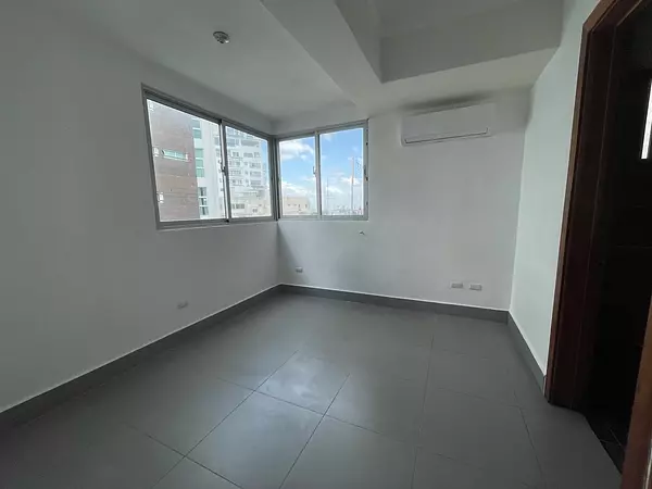 penthouses - Amplio Penthouse en venta en Serralles 6