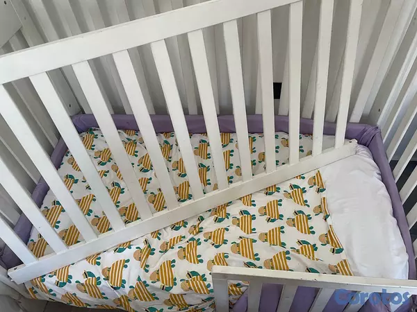 muebles y colchones - Cuna Blanca 0 meses a 4 o 5 años 
El colchon lo regalamos.  8