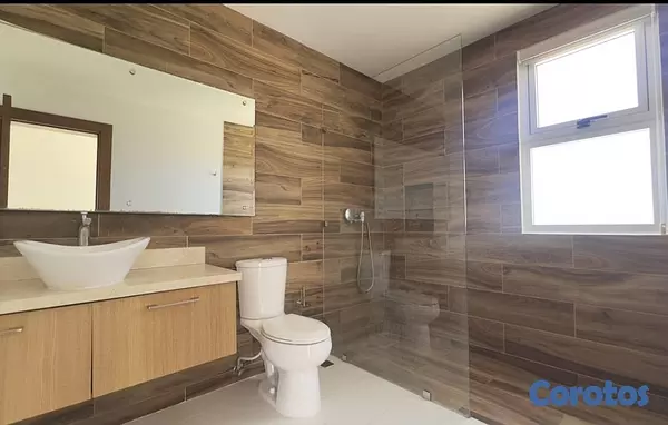 casas vacacionales y villas - SE RENTA VILLA EN SAN JUAN LAKE DOWNTOWN PUNTA CABA 5