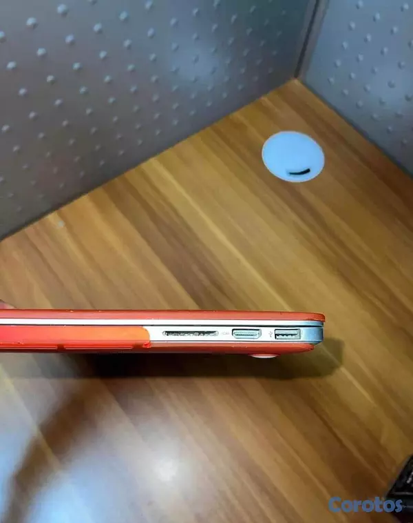 computadoras y laptops - vendo mi lapto con un detalle en la pantalla 8,500 7