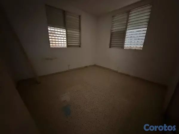 apartamentos - vendo casa jardines del Sur jardín patio tres habitaciones ideal para remodelar  11