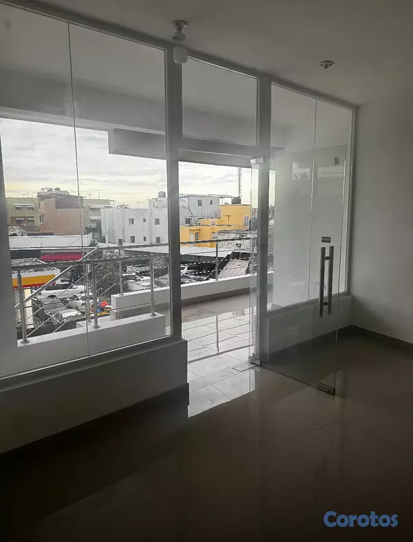 oficinas y locales comerciales - se alquila local  4