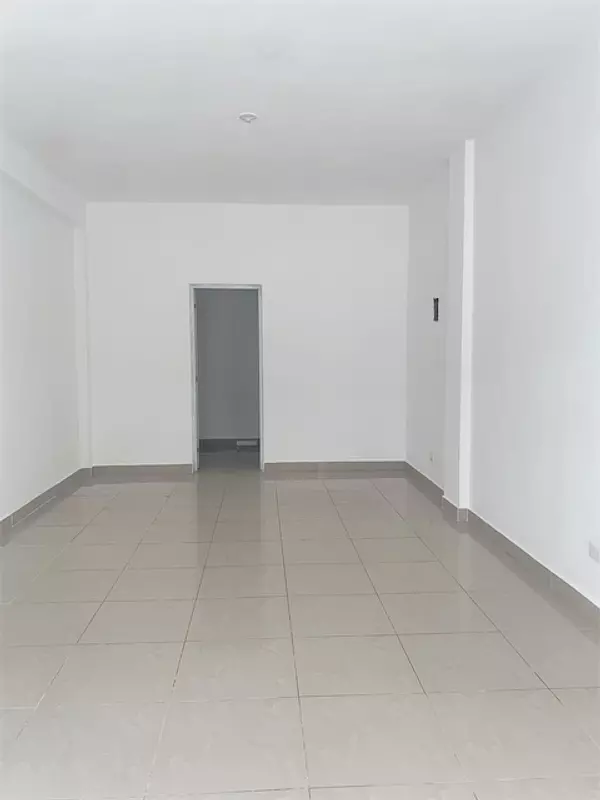 oficinas y locales comerciales - Local en  zona céntrica mirador  2
