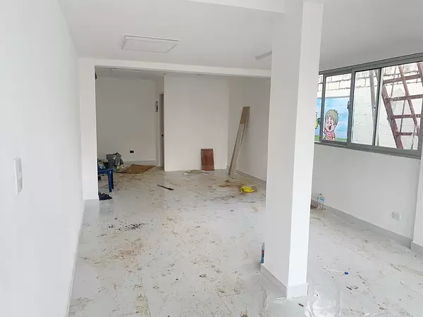 oficinas y locales comerciales - Local en primer nivel en los Prados  3