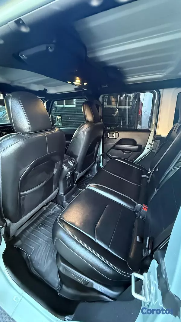 jeepetas y camionetas - Jeep Wrangler Sahara 4xE 4WD 2023 8