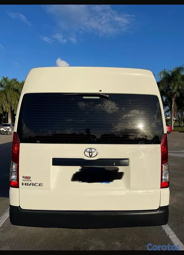otros vehiculos - Toyota Hiace 2023- 15 Asientos  9