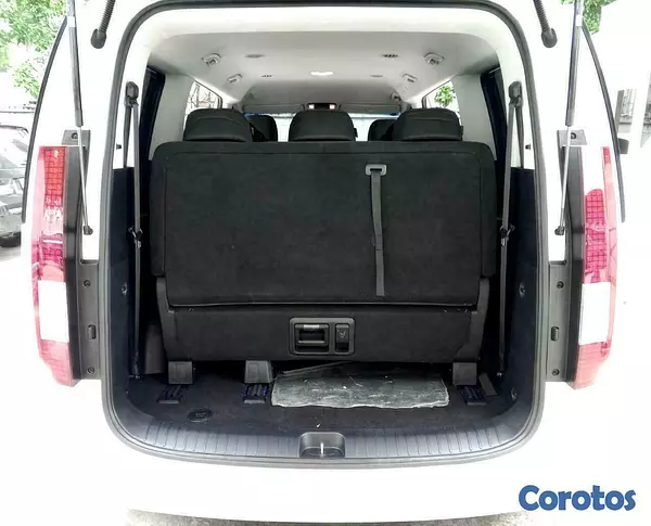 jeepetas y camionetas - Hyundai Staria (autobús nuevo) 2025 6