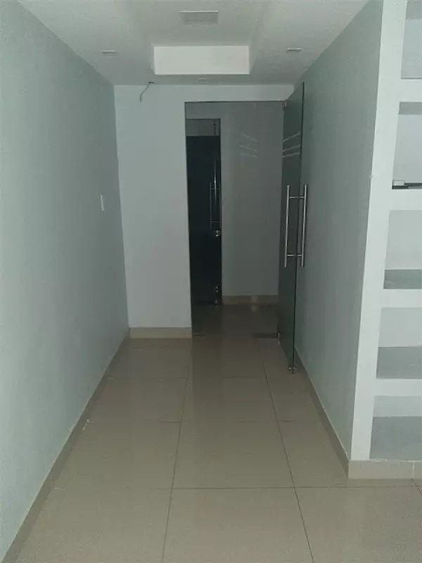 oficinas y locales comerciales - Local en Bella vista 105 mts 4