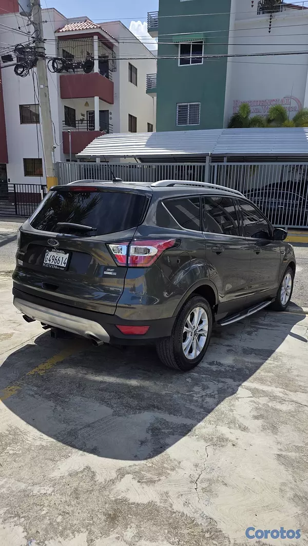 jeepetas y camionetas - Ford Escape SE 2017 Económica Nítida🔥

 4
