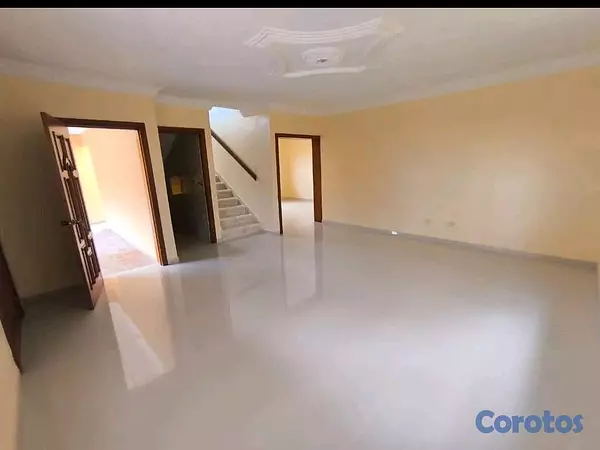 casas - hermosa residencia en el residencial Mirador del Este  3