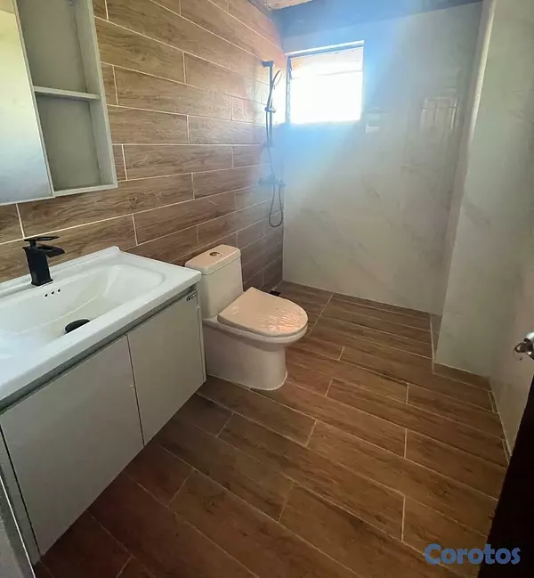 apartamentos - Apartamento remodelado de 3 hab con 2 parqueos lin 5