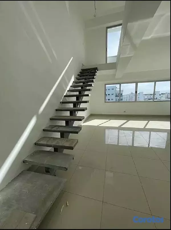 apartamentos - venta de penthouse de 3 niveles de 397mts en Evaristo morales Distrito Nacional  3