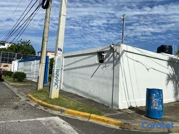solares y terrenos - Solar de Esquina el los Prados Comercial uso suelo 5 niveles 3