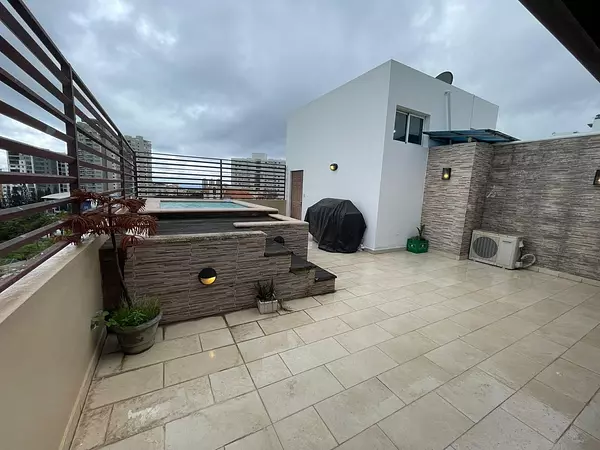 apartamentos - Apart tipo PH en el Vergel de 269mts Pisos 8-9. Con vista al mar y 27 de febrero 6