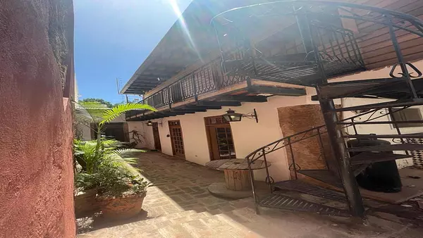 casas - Casa en Alquiler en ZONA COLONIAL 10