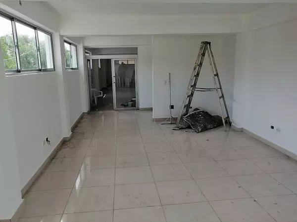 oficinas y locales comerciales - 🔵Alquilo Local 325 mts  para oficina o negocio 2do piso arroyo hondo viejo  4