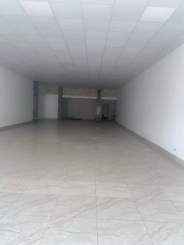 oficinas y locales comerciales - Local en naco con excelente visibilidad 2
