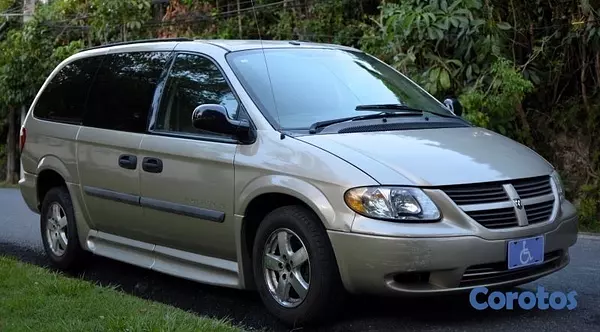 otros vehiculos - Minivan Dodge Grand Caravan 2006 con Rampa para silla de ruedas. 4