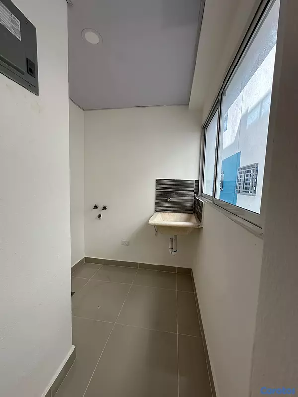 apartamentos - venta de apartamento en la autopista de san isidro con 127mts y 2 parqueos  5