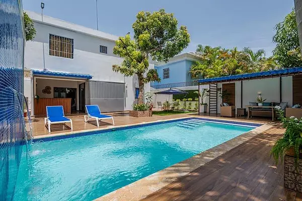 casas - Casa con 5 habitaciones y piscina en Corales del Sur, Santo Domingo Este 3