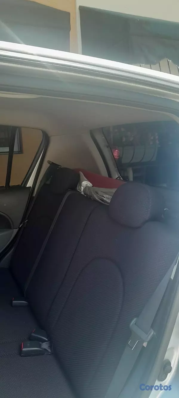 carros - Daihatsun sirion 2007 en buenas condiciones 2