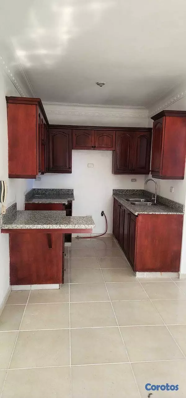 apartamentos - Alquilo apartamento 3er piso de 2  habitaciones  y dos parqueos 1