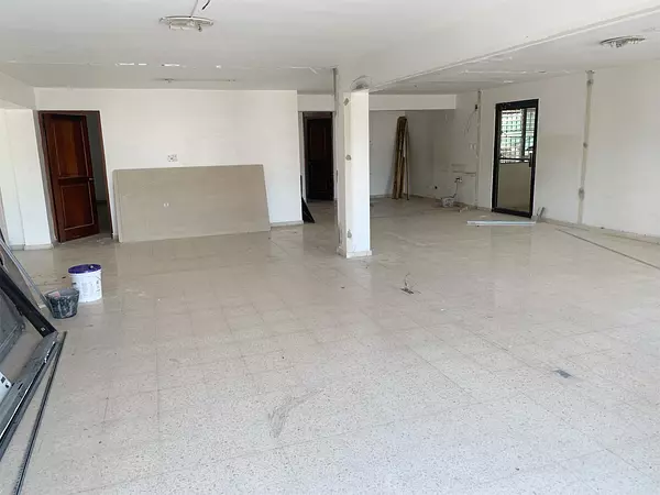 oficinas y locales comerciales - Local amplio y abierto en Naco 5