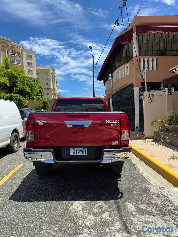jeepetas y camionetas - la más Nueva Toyota Hilux Srv Limited 2020 4