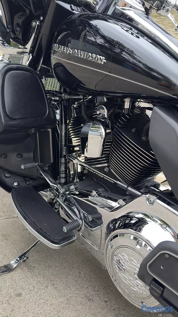 motores y pasolas - Harley Davidson Limited 2014 4