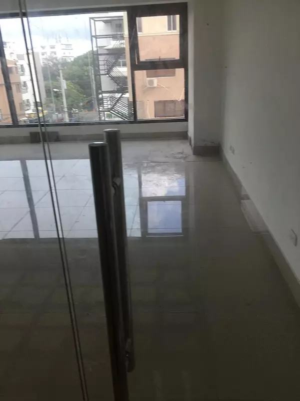 oficinas y locales comerciales - Alquiler, Oficina, Avenida Rómulo Betancourt, Mirador Sur, Santo Domingo 3