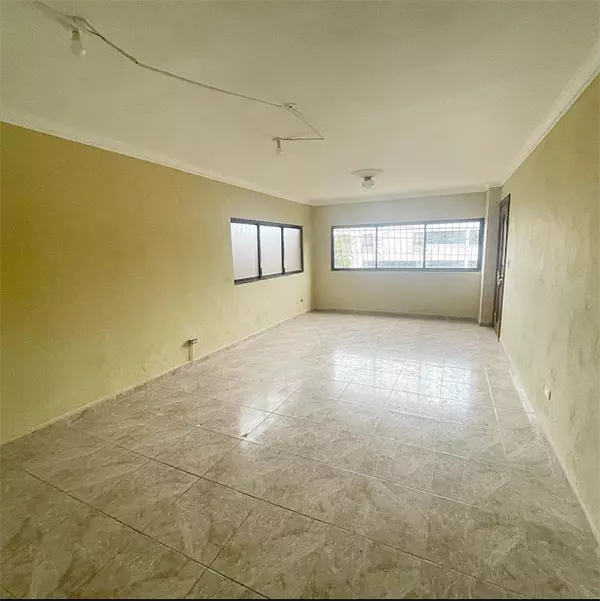 oficinas y locales comerciales - Local céntrico en la Julieta 3