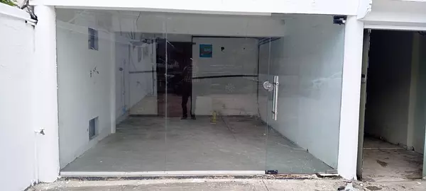 oficinas y locales comerciales - 🔵Alquilo local 1er piso 700 mts Local en bella vista
 6