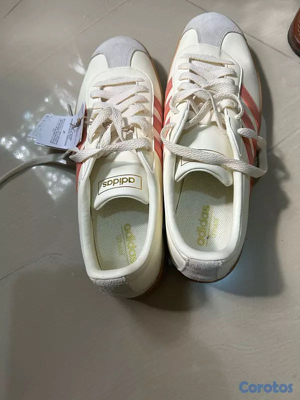 zapatos para mujer - diversos tipo y marcas de tenis a la venta motivo de viaje  11