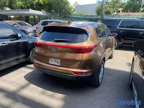 jeepetas y camionetas - KIA SPORTAGE  LX 2017 4