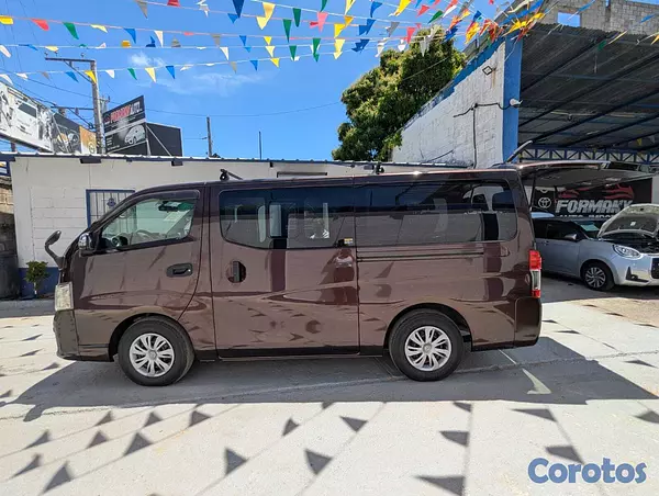 jeepetas y camionetas - NISSAN CARAVAN NV350 4