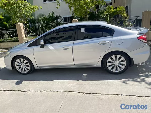 carros - Honda civic 2014 disponible para renta 7
