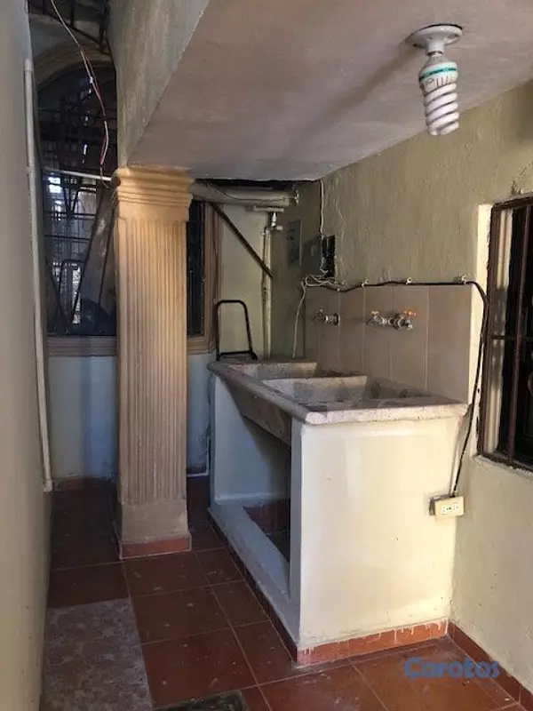 casas - CASA EN ALQUILER SEMISOTANO 17