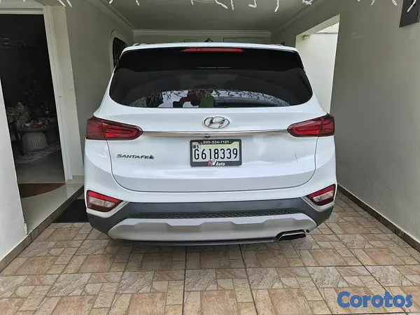 jeepetas y camionetas - Hyundai Santa Fe 2019 Blanca 8