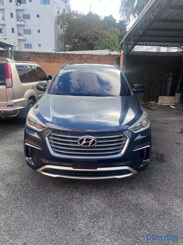 jeepetas y camionetas - Hyundai Santa Fe 2017 AWD Full – 3 Filas, Excelente Estado 2