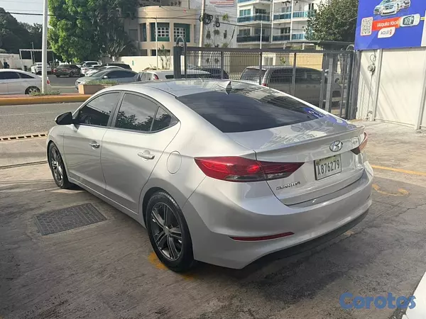 carros - Hyundai Elantra SE 2017 Americano 9
