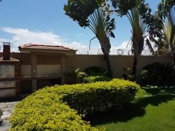 casas - Casa con 4 habitaciones y mucho patio 6