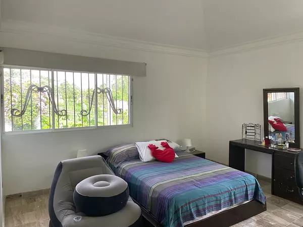 casas - Vendo casa en  Arroyo Hondo lll 7