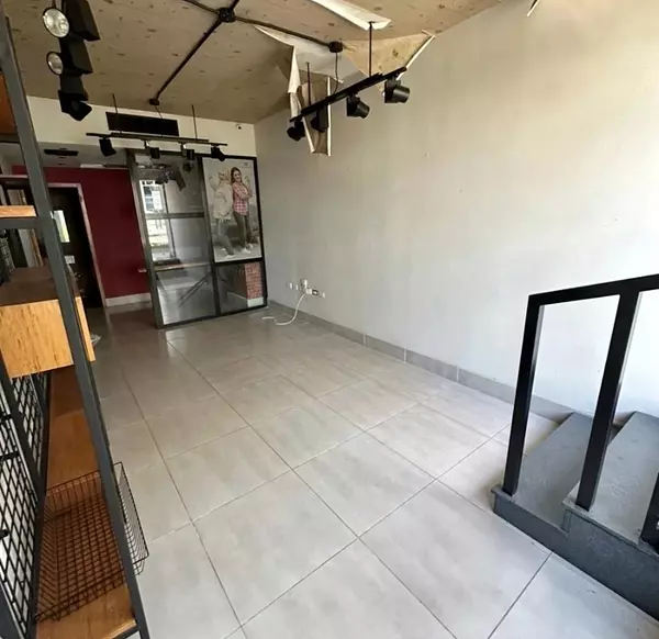 oficinas y locales comerciales - Local céntrico en Naco 2