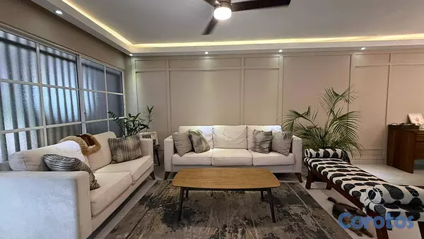 casas - Casa de 3 habitaciones 2 baños en venta en Ensanch 5
