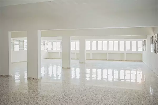 oficinas y locales comerciales - Local en evaristo morales  7