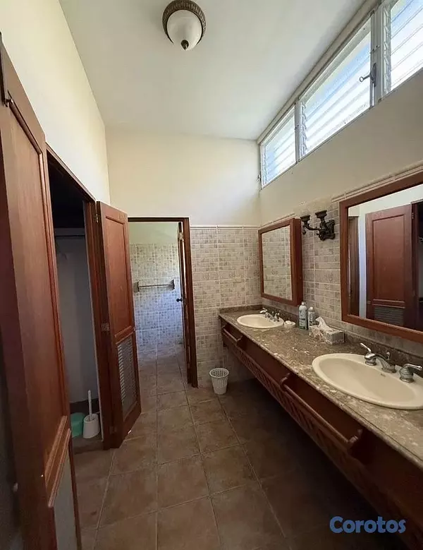 casas vacacionales y villas - Villa en venta metro country club, de oportunidad
VENTA
US$ 380,000 5