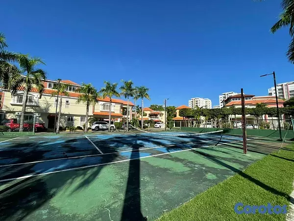 casas - Exclusiva casa en venta ubicada en el residencial  4