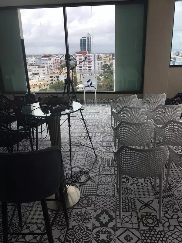 oficinas y locales comerciales - Alquiler, Oficina, Avenida Rómulo Betancourt, Mirador Sur, Santo Domingo 5